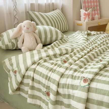 木楌家居2025新款色织条纹皱皱纱刺绣款夏被 牛油果