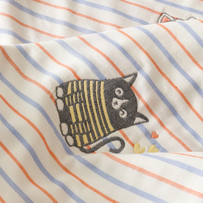 91家纺网 家纺一手货源 找家纺 悦然毛巾被 2025新款全棉６层纱毛巾被 清馨彩条米白