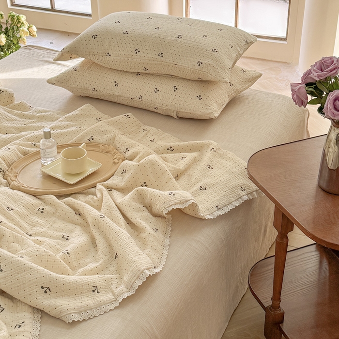 91家纺网 家纺一手货源 找家纺 木楌家居2025新款全棉皱皱纱花边款大豆夏被 映夏