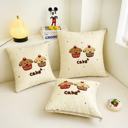 91家纺网 家纺一手货源 找家纺 番茄+ 2025新款全棉13370蛋糕小狗毛巾绣抱枕被 蛋糕狗_灰波点