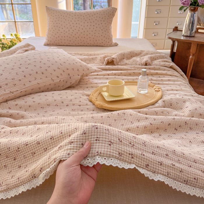 91家纺网 家纺一手货源 找家纺 木楌家居2025新款全棉皱皱纱花边款大豆夏被 锦婳