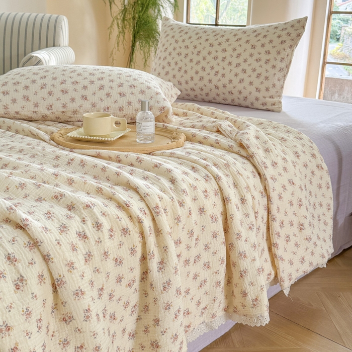 91家纺网 家纺一手货源 找家纺 木楌家居2025新款全棉皱皱纱花边款大豆夏被 伊桃