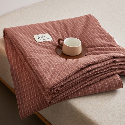 91家纺网 家纺一手货源 找家纺 尊妙被业 2025新款全棉色织水洗棉夏被 晚晴-红