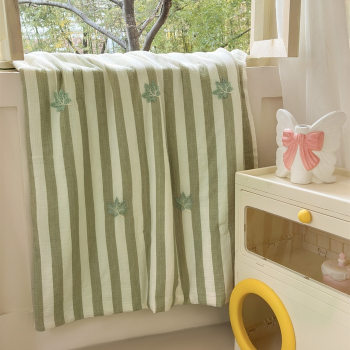 91家纺网 家纺一手货源 找家纺 木楌家居2025新款色织条纹皱皱纱刺绣款夏被 枫叶