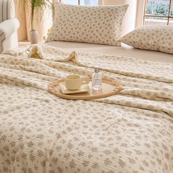 91家纺网 家纺一手货源 找家纺 木楌家居2025新款全棉皱皱纱花边款大豆夏被 舒阳