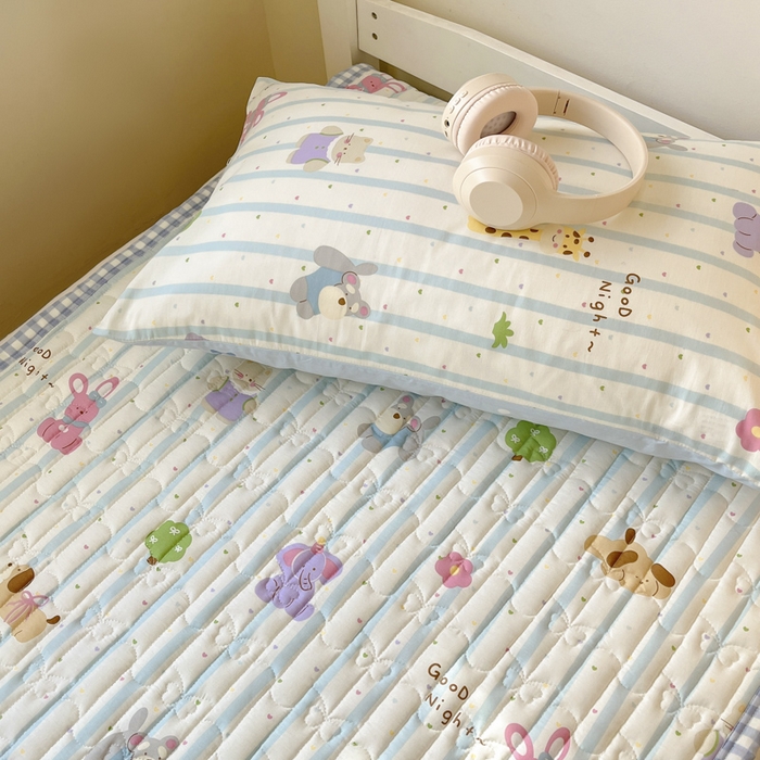 91家纺网 家纺一手货源 找家纺 Sweet dreams甜梦 2025新款全棉卡通小清新棉垫子床垫旅行垫 奇趣动物园