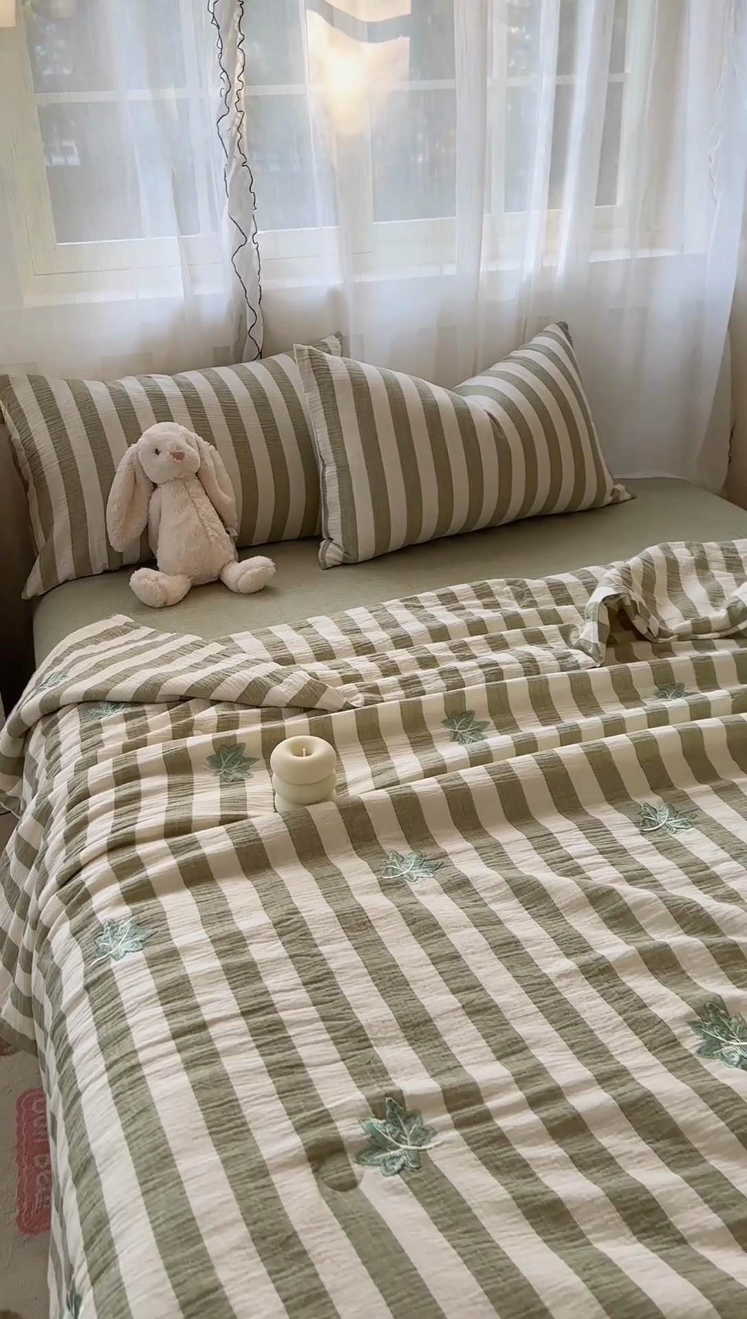 91家纺网 家纺一手货源 找家纺 （总）木楌家居2025新款色织条纹皱皱纱刺绣款夏被