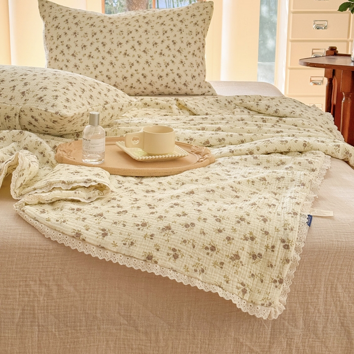 91家纺网 家纺一手货源 找家纺 木楌家居2025新款全棉皱皱纱花边款大豆夏被 纤月