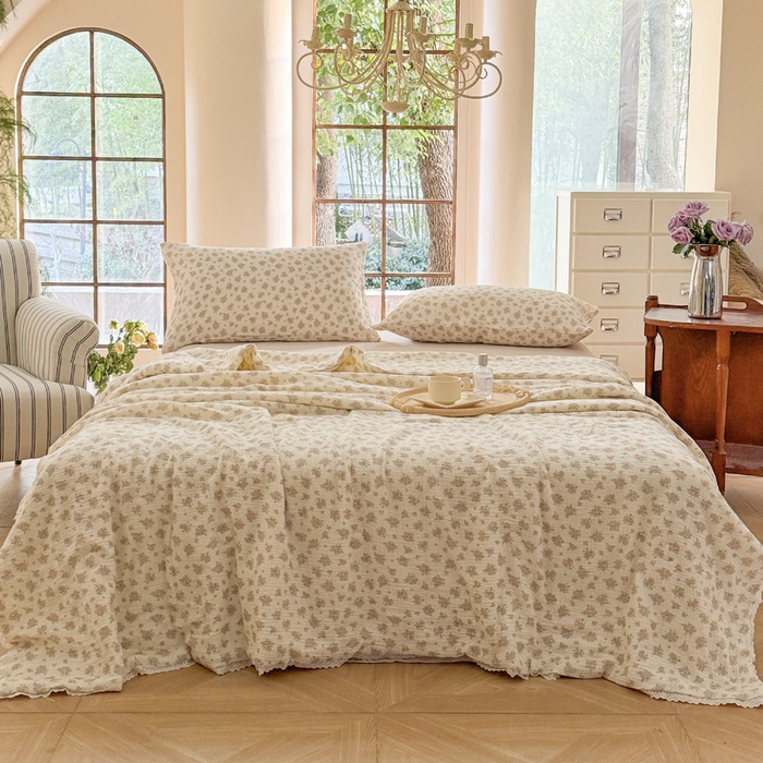 91家纺网 家纺一手货源 找家纺 木楌家居2025新款全棉皱皱纱花边款大豆夏被 舒阳