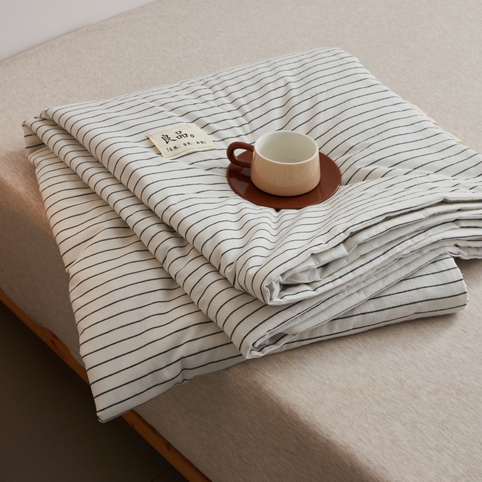 91家纺网 家纺一手货源 找家纺 尊妙被业 2025新款全棉色织水洗棉夏被 白细条