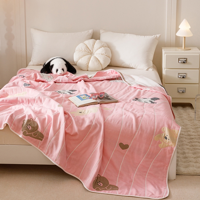 91家纺网 家纺一手货源 找家纺 悦然毛巾被 2025新款全棉６层纱毛巾被 甜梦小熊粉