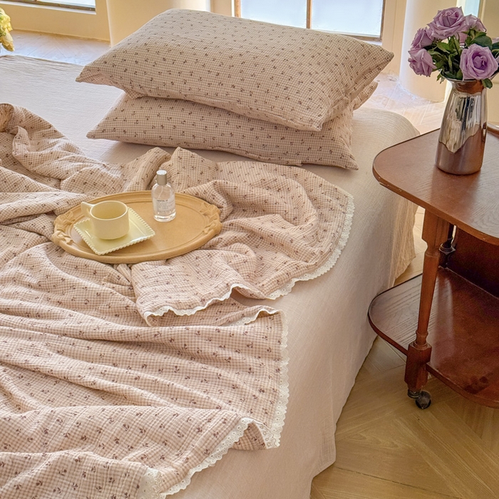 91家纺网 家纺一手货源 找家纺 木楌家居2025新款全棉皱皱纱花边款大豆夏被 锦婳