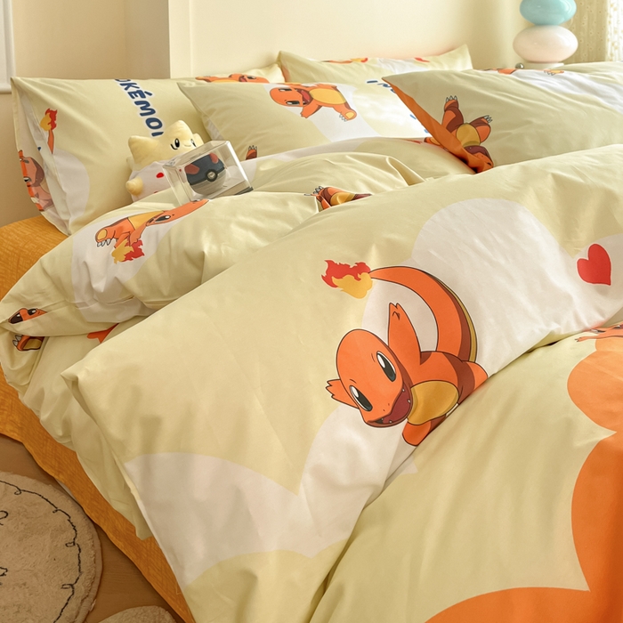 91家纺网 家纺一手货源 找家纺 金爱家 2025新款宝可梦正版授权皮卡丘纯棉印花系列四件套 棉宝可梦-开心喷火龙