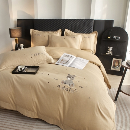 曼秀琳家纺 2025新款A类60s新疆长绒棉刺绣款四件套 维尼 流光金