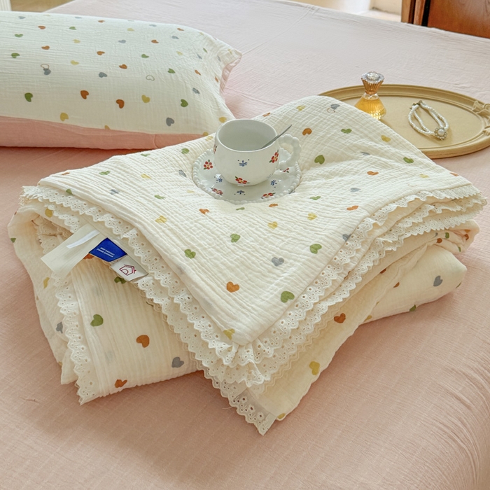 91家纺网 家纺一手货源 找家纺 木楌家居2025新款全棉皱皱纱花边款大豆夏被 宁雪