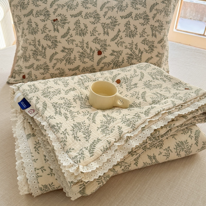 91家纺网 家纺一手货源 找家纺 木楌家居2025新款全棉皱皱纱花边款大豆夏被 月白