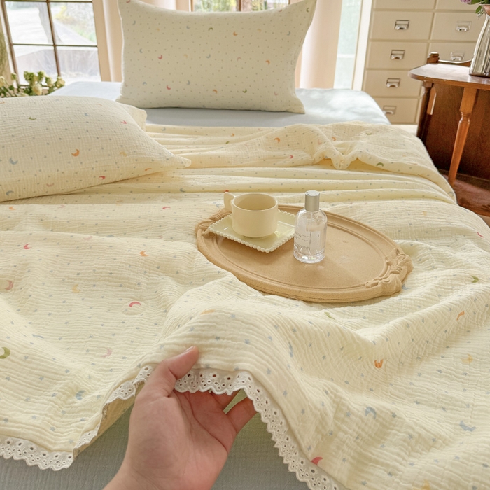 91家纺网 家纺一手货源 找家纺 木楌家居2025新款全棉皱皱纱花边款大豆夏被 星萝