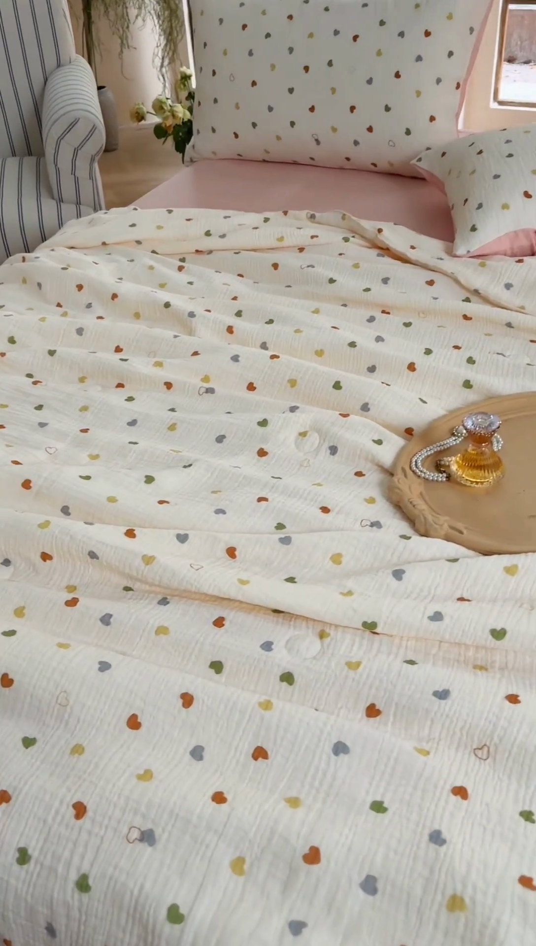 91家纺网 家纺一手货源 找家纺 木楌家居2025新款全棉皱皱纱花边款大豆夏被 宁雪