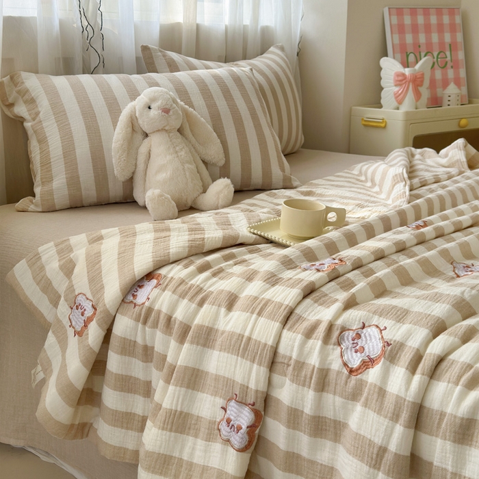 91家纺网 家纺一手货源 找家纺 木楌家居2025新款色织条纹皱皱纱刺绣款夏被 土司