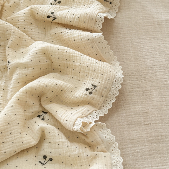 91家纺网 家纺一手货源 找家纺 木楌家居2025新款全棉皱皱纱花边款大豆夏被 映夏