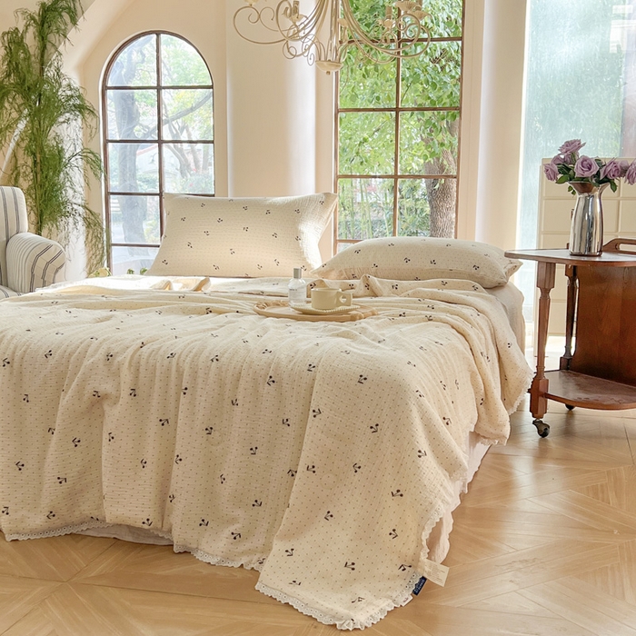 91家纺网 家纺一手货源 找家纺 木楌家居2025新款全棉皱皱纱花边款大豆夏被 映夏