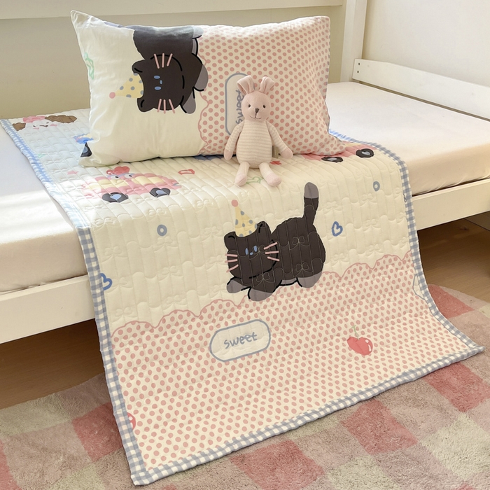 91家纺网 家纺一手货源 找家纺 Sweet dreams甜梦 2025新款全棉卡通小清新棉垫子床垫旅行垫 蛋糕猫猫