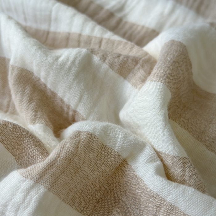 91家纺网 家纺一手货源 找家纺 木楌家居2025新款色织条纹皱皱纱刺绣款夏被 溏心蛋