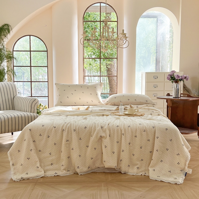 91家纺网 家纺一手货源 找家纺 木楌家居2025新款全棉皱皱纱花边款大豆夏被 映夏