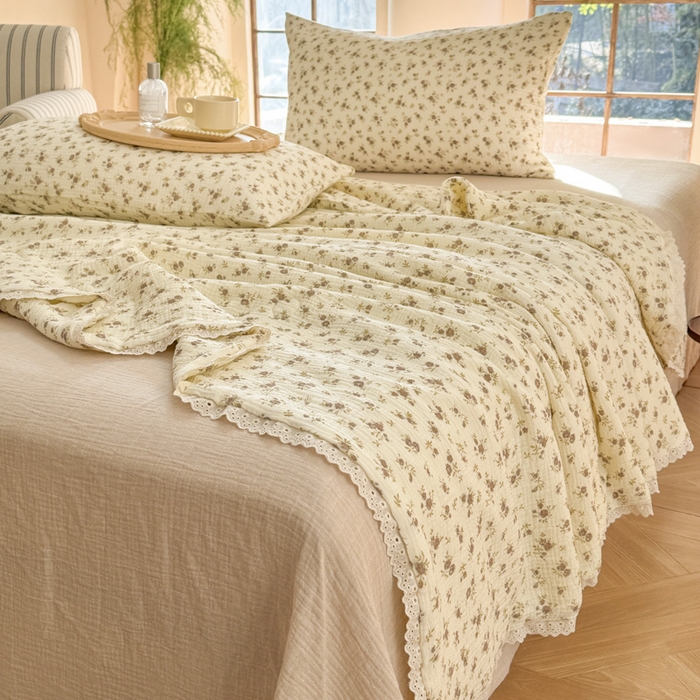 91家纺网 家纺一手货源 找家纺 木楌家居2025新款全棉皱皱纱花边款大豆夏被 纤月