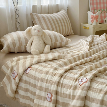 91家纺网 家纺一手货源 找家纺 （总）木楌家居2025新款色织条纹皱皱纱刺绣款夏被