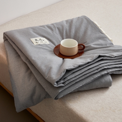 91家纺网 家纺一手货源 找家纺 尊妙被业 2025新款全棉色织水洗棉夏被 千鸟格-灰