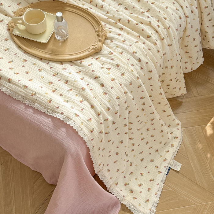 91家纺网 家纺一手货源 找家纺 木楌家居2025新款全棉皱皱纱花边款大豆夏被 沐黎 粉