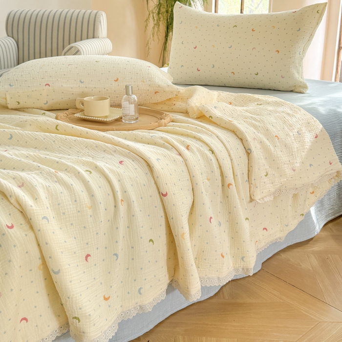 91家纺网 家纺一手货源 找家纺 木楌家居2025新款全棉皱皱纱花边款大豆夏被 星萝