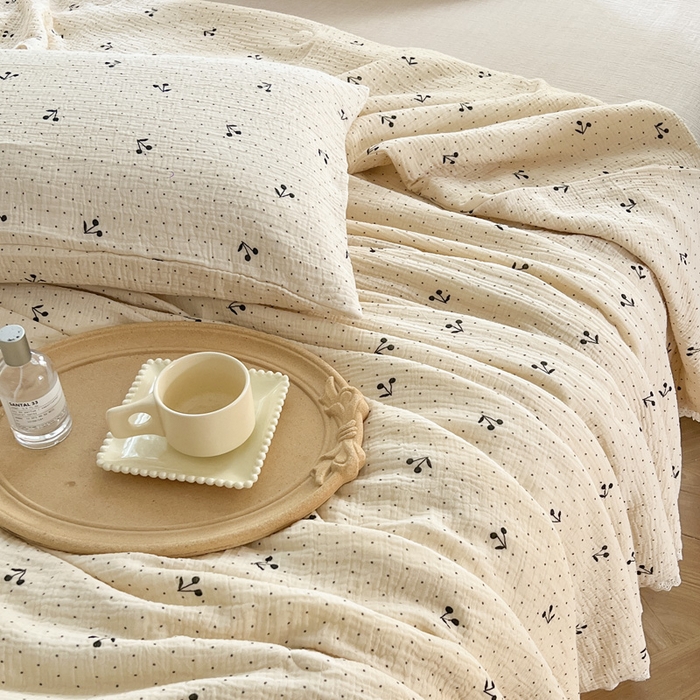 91家纺网 家纺一手货源 找家纺 木楌家居2025新款全棉皱皱纱花边款大豆夏被 映夏