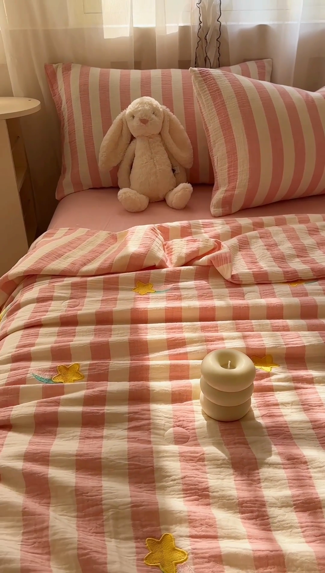 91家纺网 家纺一手货源 找家纺 木楌家居2025新款色织条纹皱皱纱刺绣款夏被 星河坠落