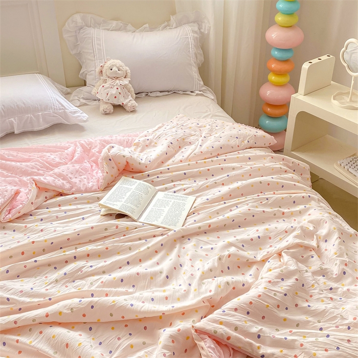 91家纺网 家纺一手货源 找家纺 米乐被业 2025新款水洗棉凉豆豆夏被 彩色波点