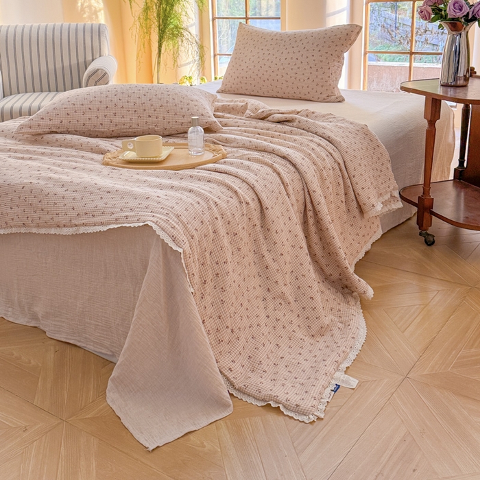 91家纺网 家纺一手货源 找家纺 木楌家居2025新款全棉皱皱纱花边款大豆夏被 锦婳