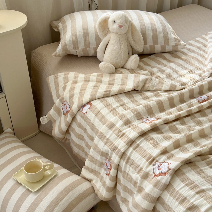 91家纺网 家纺一手货源 找家纺 木楌家居2025新款色织条纹皱皱纱刺绣款夏被 土司