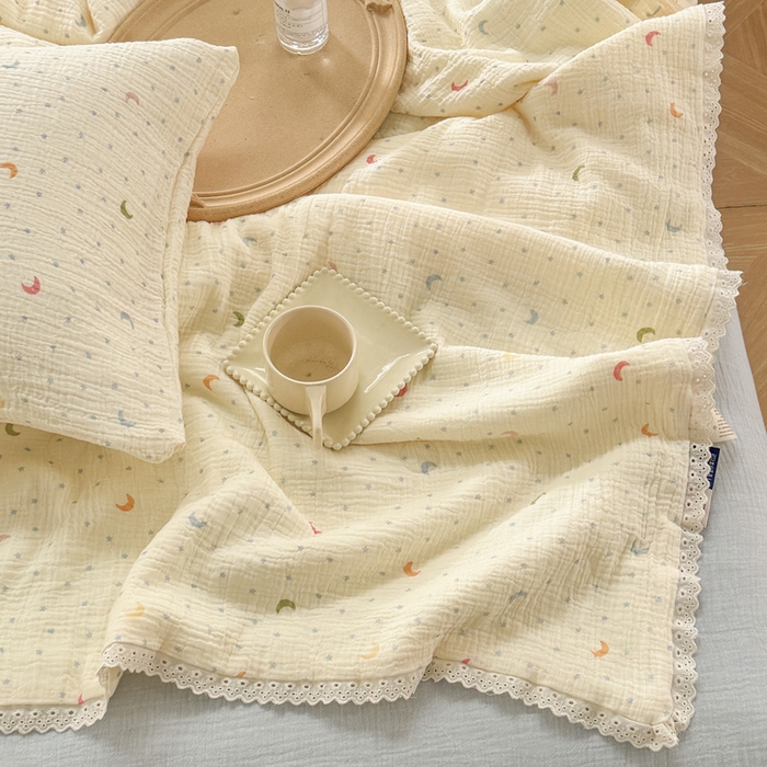 91家纺网 家纺一手货源 找家纺 木楌家居2025新款全棉皱皱纱花边款大豆夏被 星萝