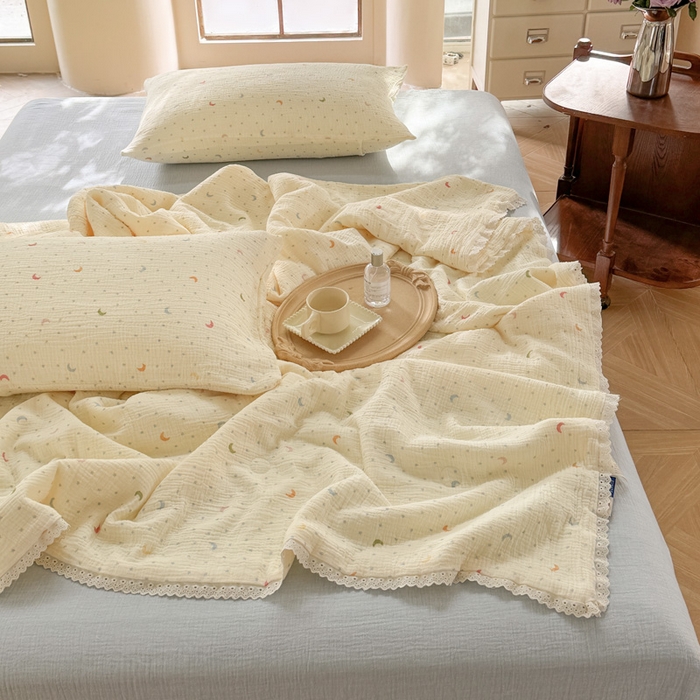 91家纺网 家纺一手货源 找家纺 木楌家居2025新款全棉皱皱纱花边款大豆夏被 星萝