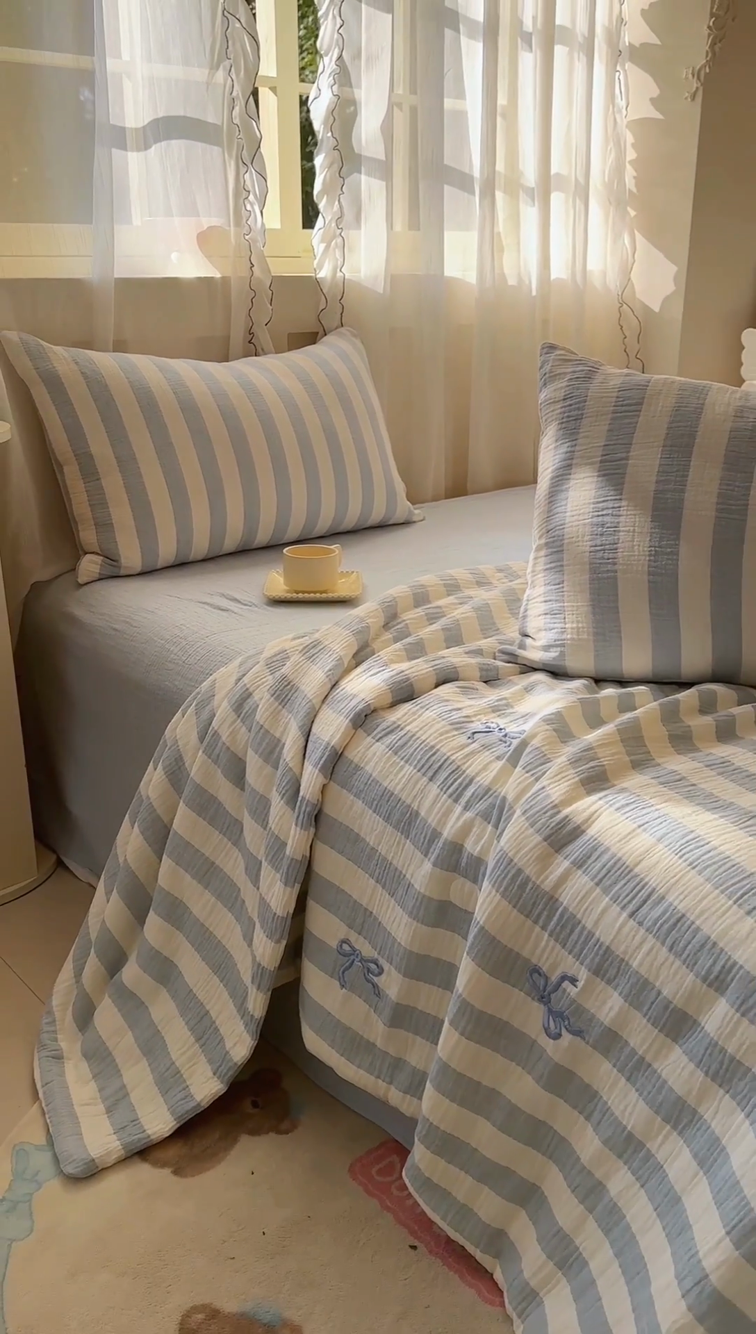 91家纺网 家纺一手货源 找家纺 木楌家居2025新款色织条纹皱皱纱刺绣款夏被 在逃公主 兰