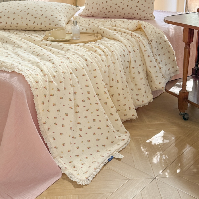 91家纺网 家纺一手货源 找家纺 木楌家居2025新款全棉皱皱纱花边款大豆夏被 沐黎 粉