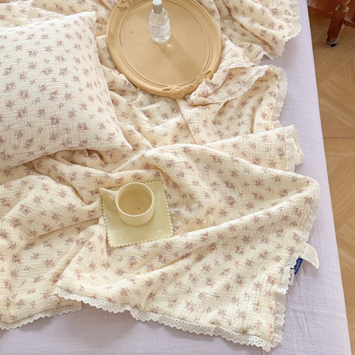 91家纺网 家纺一手货源 找家纺 木楌家居2025新款全棉皱皱纱花边款大豆夏被 伊桃