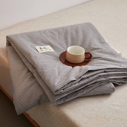 91家纺网 家纺一手货源 找家纺 尊妙被业 2025新款全棉色织水洗棉夏被 蜜格-灰