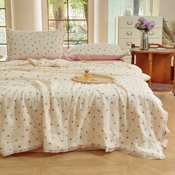 91家纺网 家纺一手货源 找家纺 木楌家居2025新款全棉皱皱纱花边款大豆夏被 宁雪