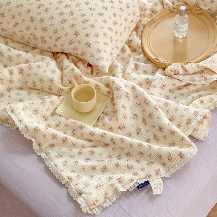 91家纺网 家纺一手货源 找家纺 木楌家居2025新款全棉皱皱纱花边款大豆夏被 伊桃