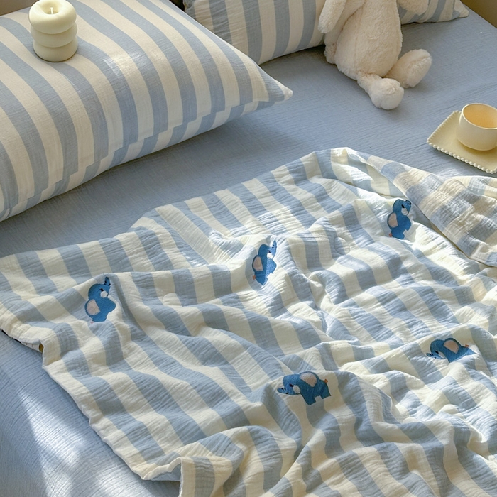 91家纺网 家纺一手货源 找家纺 木楌家居2025新款色织条纹皱皱纱刺绣款夏被 图图