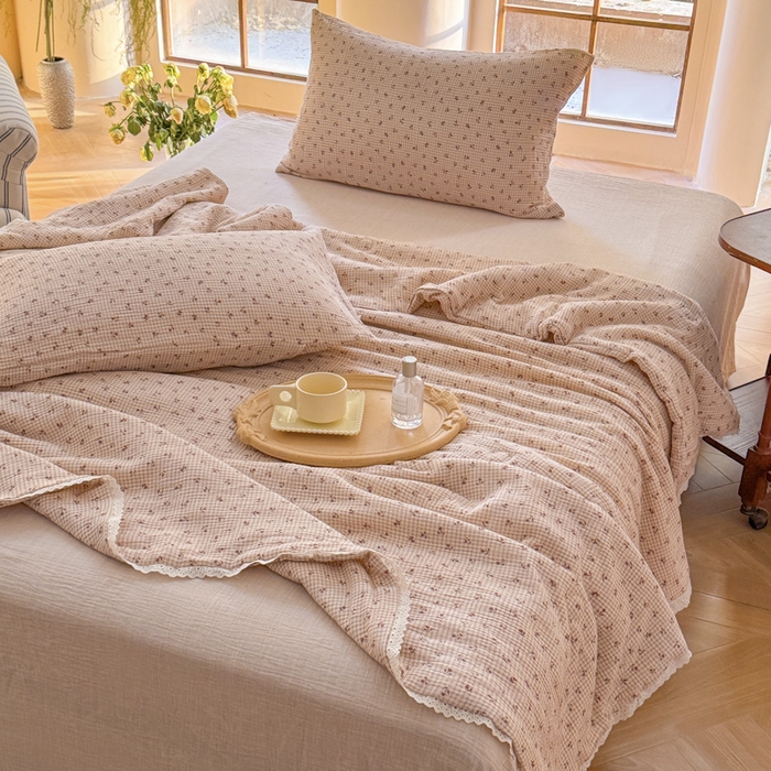 91家纺网 家纺一手货源 找家纺 木楌家居2025新款全棉皱皱纱花边款大豆夏被 锦婳