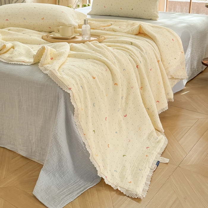 91家纺网 家纺一手货源 找家纺 木楌家居2025新款全棉皱皱纱花边款大豆夏被 星萝