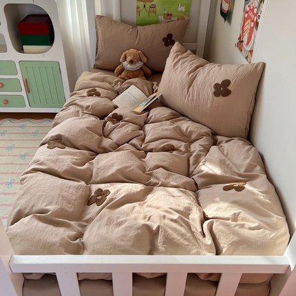 91家纺网 家纺一手货源 找家纺 （总）阿曼达 2025新款学生季单人床三件套热款超甜可爱酷美毛巾绣软糯糯可以裸睡的水洗m纯色格子纯色四件套